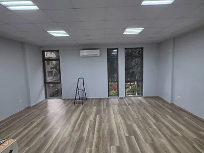 Офис 40 кв.м в Сабуртало, $550
