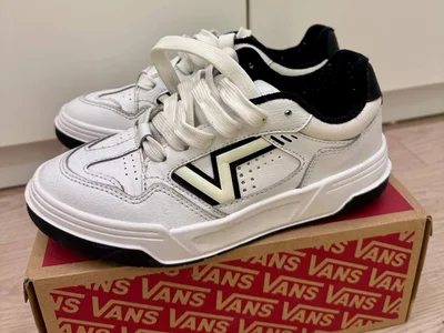 Кроссовки Vans