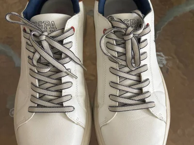 стильные белые кроссовки US Polo Assn. в отличном состоянии, Оригинал. Универсальный дизайн, который легко сочетается с повседневным стилем. 44 размер