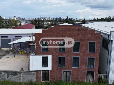Универсальная коммерческая площадь в районе аэропорта