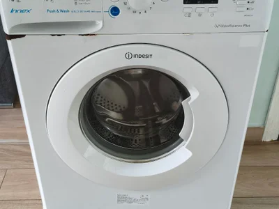 Стиральная машина Indesit 6 кг