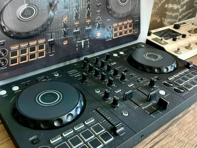 DJ контроллер Pioneer DDJ-FLX4
