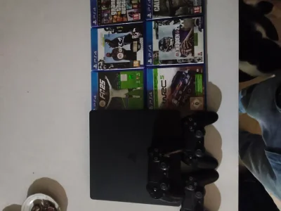 PS4 Slim