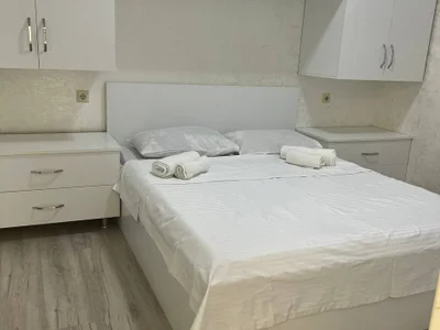 3-комнатная квартира с 2 спальнями на ул. Агмашенебели, $600