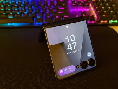 Samsung Galaxy Z Flip7 512GB черный