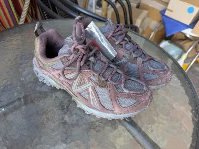Женские кроссовки New Balance 610