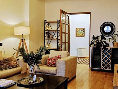 Ул. Мтацминда, 12: 3-комнатная, 85.0 м²
