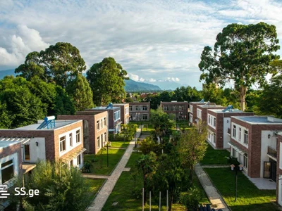 1+1 на Batumi Country Club აეროპორტის გზატ. 58 Airport District