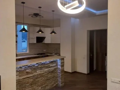 Ул. Гиорги Брцкинавале, 40: 3-комн., 75.0 м²
