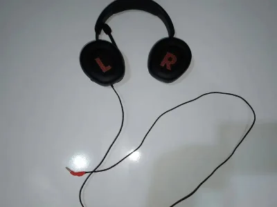 Наушники JBL Quantum 200