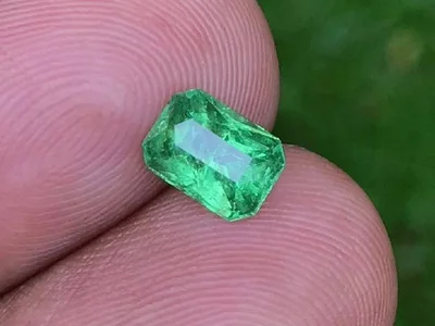 Цаворит 1.16 карат
