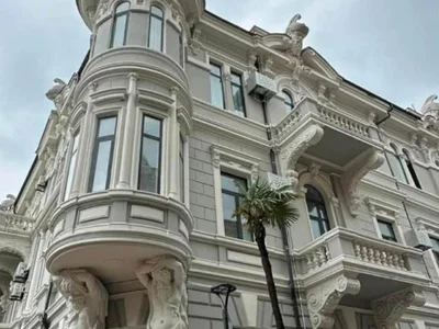 3-комнатная квартира 134 кв.м у площади Европы, $180 000