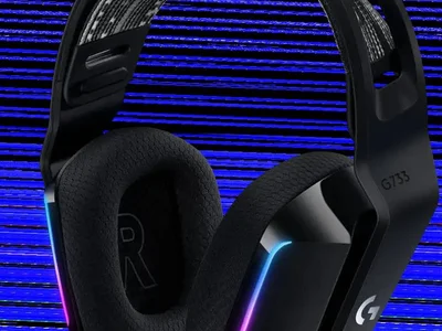 Продам наушники Logitech G703. Почти в идеальном состоянии с новыми подушками