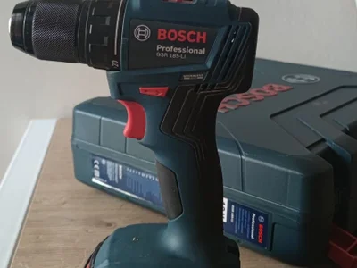 Аккумуляторная дрель-шуруповерт Bosch GSR 185-LI