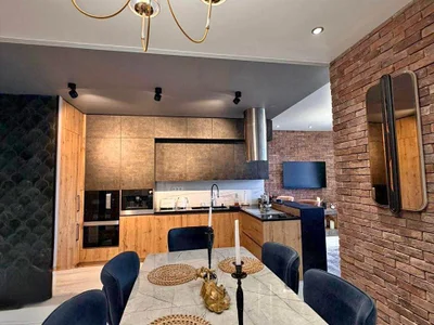 Квартира с 2 спальнями, 89 м², Парк 6 Мая