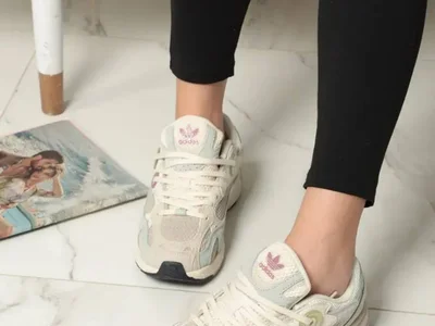 Кроссовки Adidas