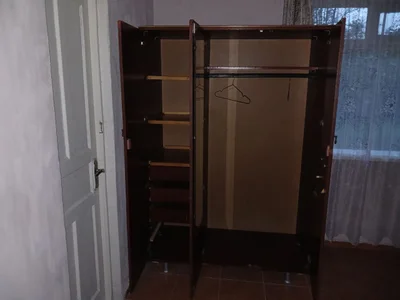 Трёхстворчатый шкаф