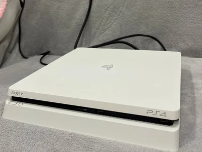 PlayStation 4 Slim 500GB Белый