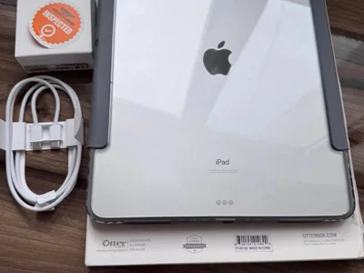 Планшет Apple iPad