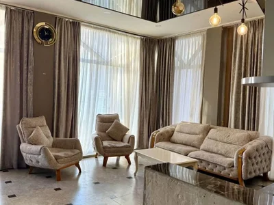 Квартира с 2 спальнями на ул. Багратиони, $650