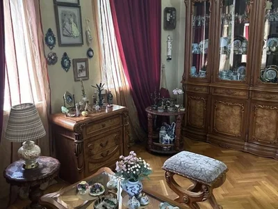 8-комнатный частный дом Продаётся. Сабуртало