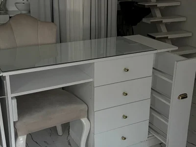 Стол маникюрный IKEA (130x50x85)
