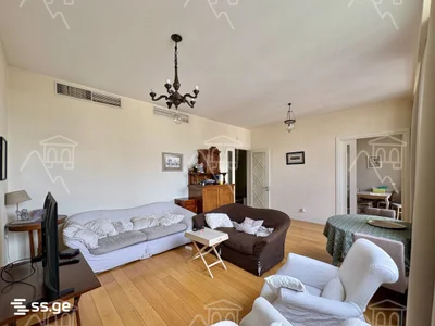 4 room Flat For Rent. Vake