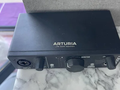 Внешняя звуковая карта Arturia MiniFuse 1 Black