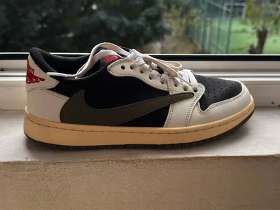AIR JORDAN 1 LOW X TRAVIS SCOTT OLIVE