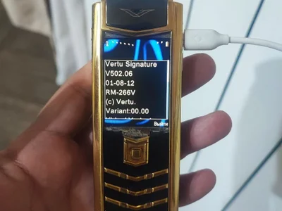 Vertu Signature 2012