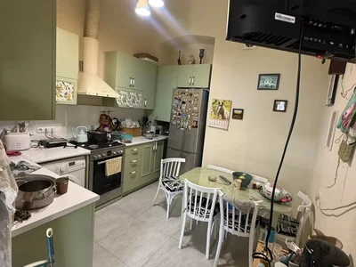 5 room Flat For Rent. Chugureti