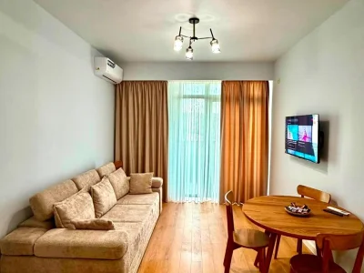 Арчи Исани: 2-комнатная, 55.0 м²