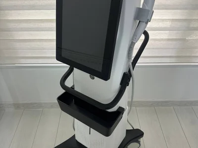 Аппарат вакуумного микроигольчатого RF-лифтинга Vacuum Microneedling VRF1