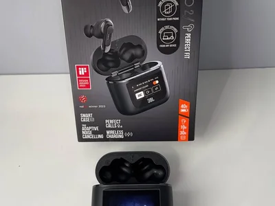 JBL Tour Pro 2