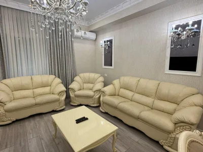 Ул. Сулхан Цинцадзе, 12: Студия, 130.0 м²