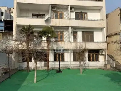4-этажный частный дом в Сабуртало, 800 кв.м