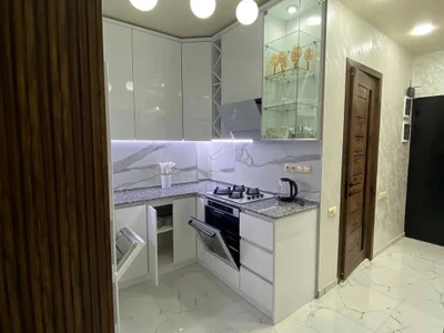 3-комнатная квартира с 2 спальнями, 70 м², $600