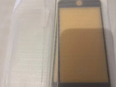 Защитные стекла на iPhone 5 и 7