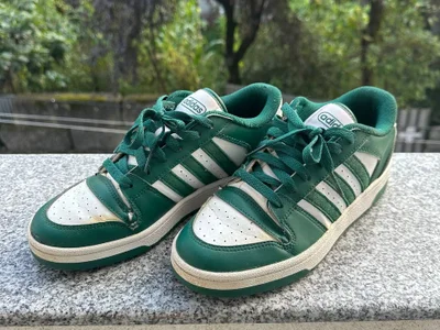 Кроссовки Adidas зеленые