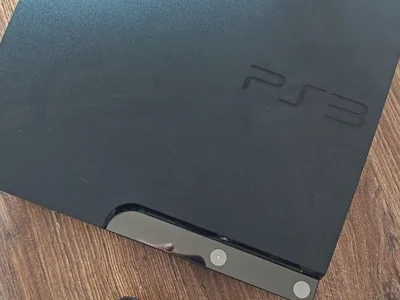 Sony PlayStation 3 с прошивкой HEN и джойстиком