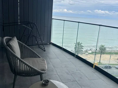 Просторная (37 кв.м.) студия в Marina Club, Nijaradze 18. Новый элитный квартал ELT. Высокий этаж. Вид на море