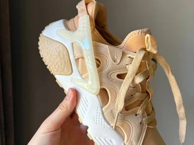 Женские кроссовки Nike Air Huarache Craft