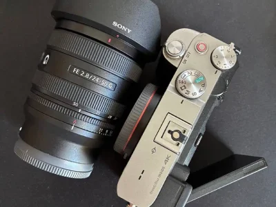 Комплект камеры Sony A7C и объектива Sony FE 24-50mm f2.8G