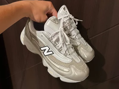 New Balance 1000