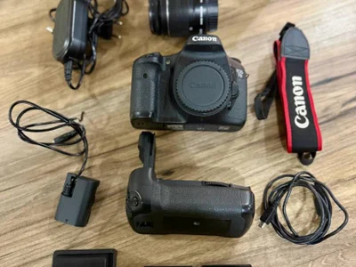 Canon EOS 7D с аксессуарами