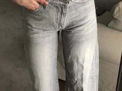 Джинсы серые Stradivarius mom