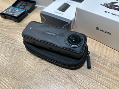 Экшн-камера Insta360 X5 комплект с аксессуарами