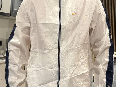 Ветровка Nike