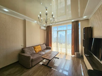 1+1 у парка 6 Мая, $700