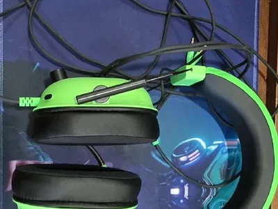 Микрофон Razer Seiren V3 Mini